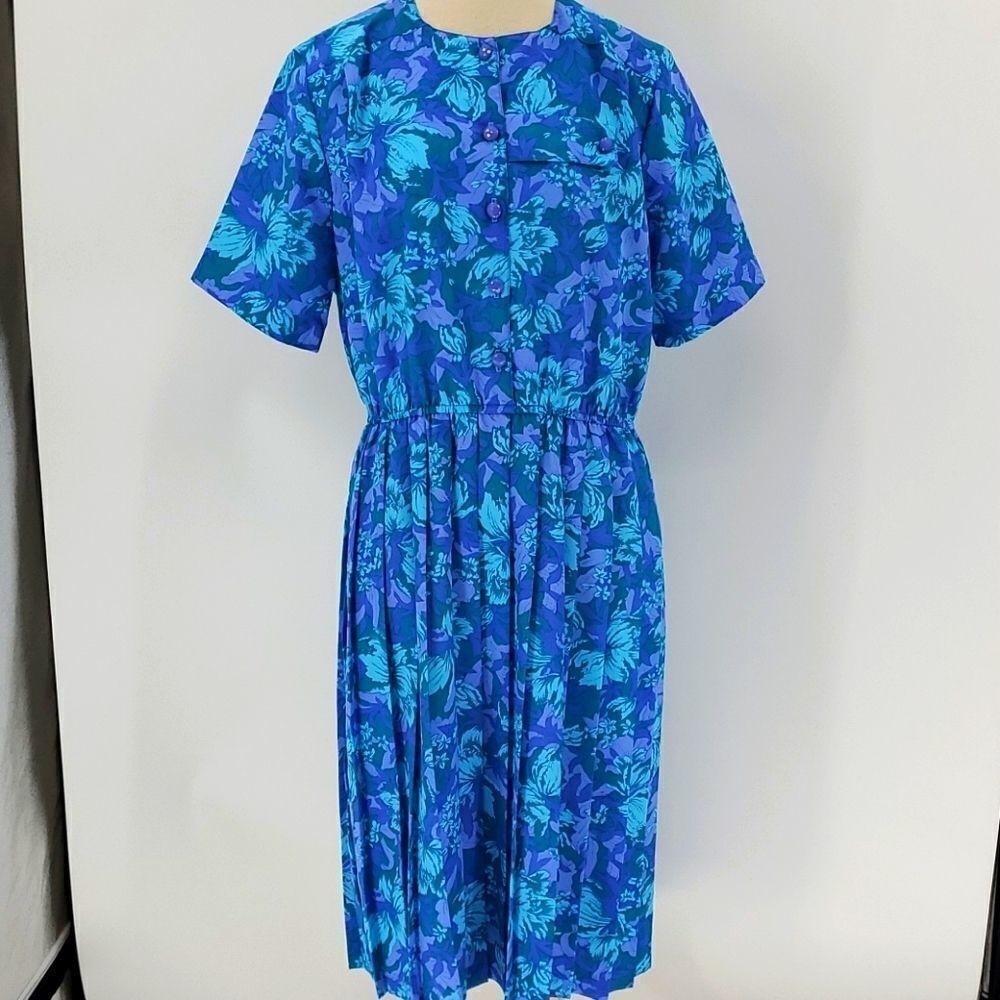 Orvis‎ vintage house dress, short sleeves blues.. Great little housedress. Y2K
